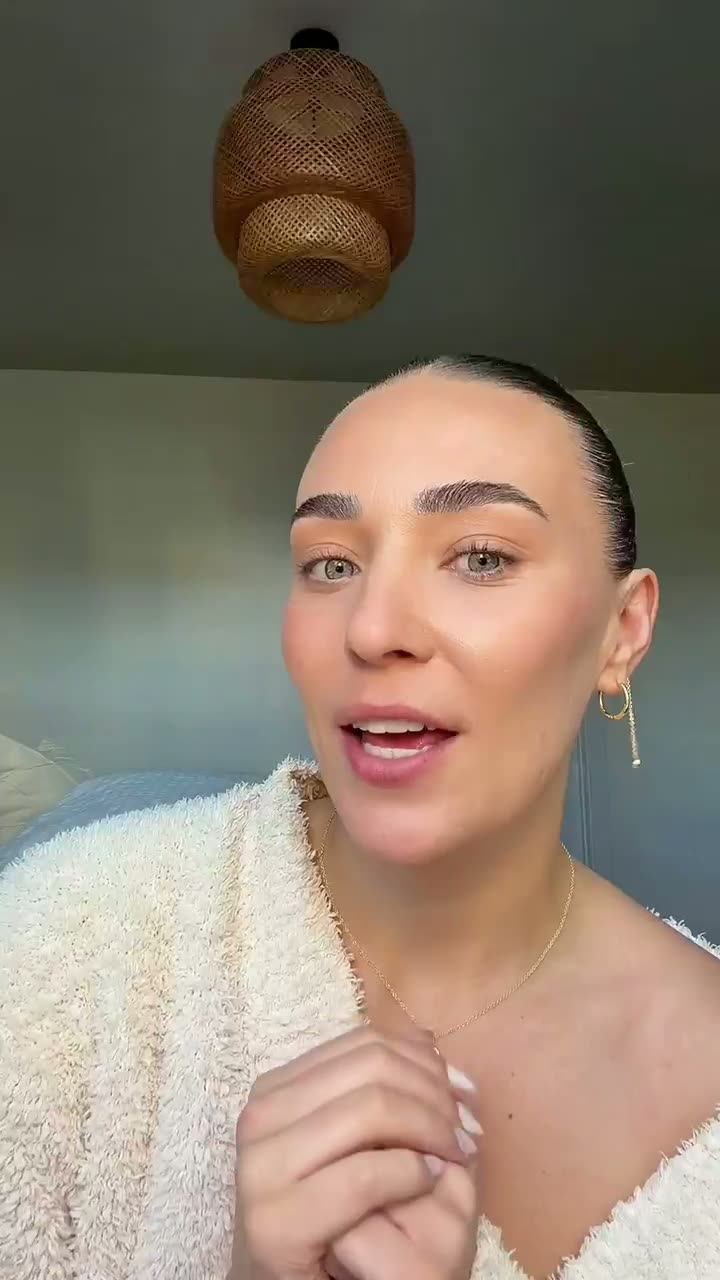 Beauty content by Bailey